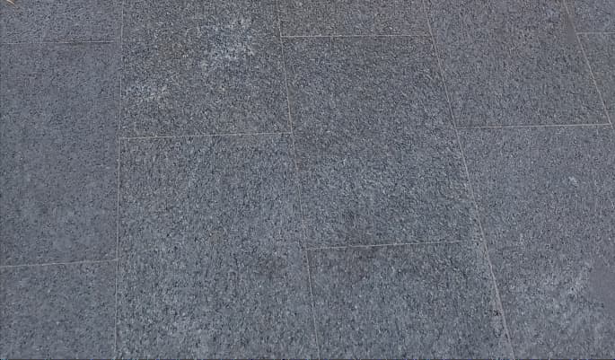 Piso Granito Preto Escovado 02